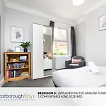- Ashville - 5 Bedroomed House - Sleeps 9 *