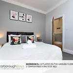 - Ashville - 5 Bedroomed House - Sleeps 9 Holiday home *