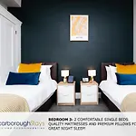 - Ashville - 5 Bedroomed House - Sleeps 9 Holiday home *