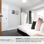 - Ashville - 5 Bedroomed House - Sleeps 9 Holiday home Scarborough