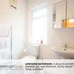 - Ashville - 5 Bedroomed House - Sleeps 9 *