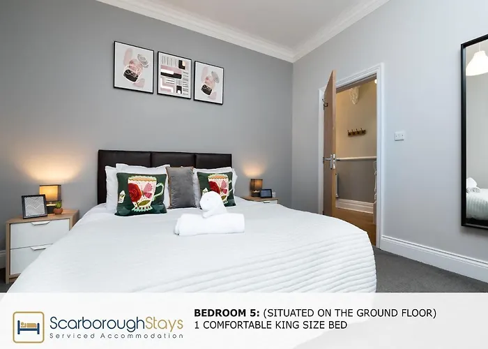 - Ashville - 5 Bedroomed House - Sleeps 9 בית נופש *