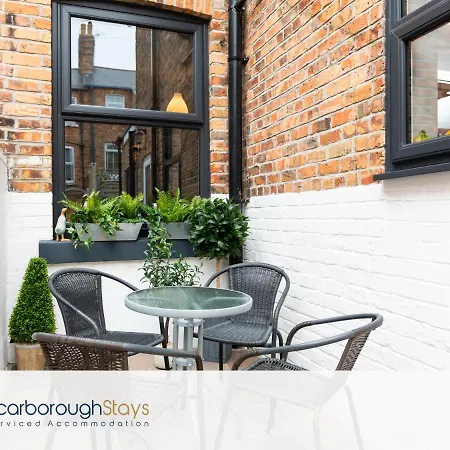 - Ashville - 5 Bedroomed House - Sleeps 9