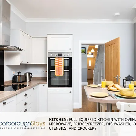 - Ashville - 5 Bedroomed House - Sleeps 9 펜션 *