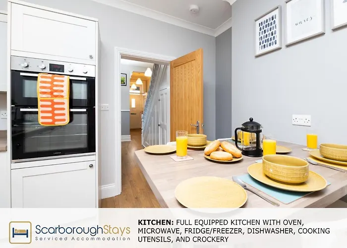 - Ashville - 5 Bedroomed House - Sleeps 9 *