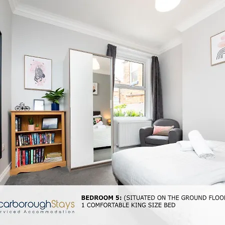 - Ashville - 5 Bedroomed House - Sleeps 9 *